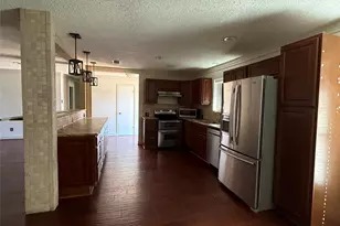 214 Meadowlakes Dr, Meadowlakes, TX 78654 - Photo 3