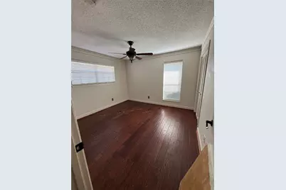 214 Meadowlakes Drive, Meadowlakes, TX 78654 - Photo 11