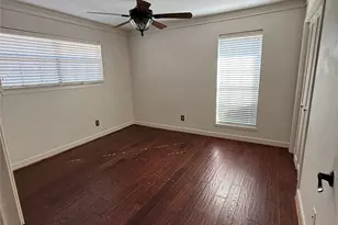 214 Meadowlakes Dr, Meadowlakes, TX 78654 - Photo 11