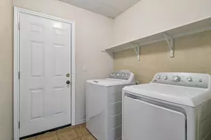 7209 Cayenne Ln, Austin, TX 78741 - Photo 19