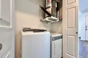 6409 Burns St, Austin, TX 78752 - Photo 9