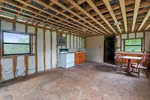 429 Hidden Shores Lp Rd, Smithville, TX 78957 - Photo 5