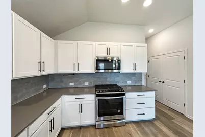 558 Bridgestone Way, Buda, TX 78610 - Photo 13