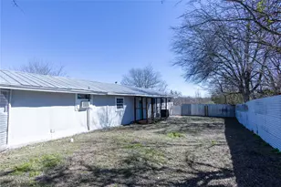 2304 Thrasher Ln, Austin, TX 78741 - Photo 17