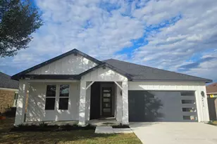 2413 Blue Sky Ln, Lockhart, TX 78644 - Photo 3