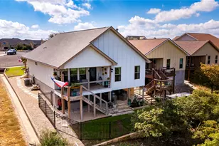 1057 Roanoke Ln, Kerrville, TX 78028 - Photo 3