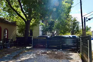 2813 Salado St, Austin, TX 78705 - Photo 17