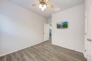 136 Finley St, Hutto, TX 78634 - Photo 31