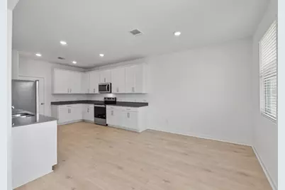 105 Green Berets Bend, Jarrell, TX 76537 - Photo 11