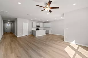 13621 Gray Landing Dr, Elgin, TX 78621 - Photo 15