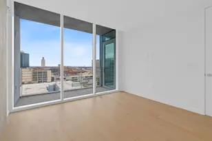 313 W 17th St, Austin, TX 78701 - Photo 11