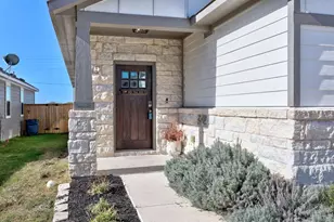 225 Unforgiven Ln, Jarrell, TX 76537 - Photo 3