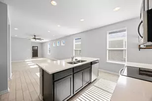 225 Unforgiven Ln, Jarrell, TX 76537 - Photo 13