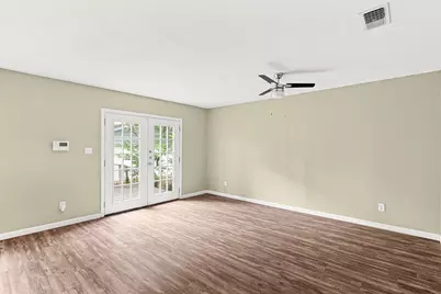 1422 Yorkshire Drive, Austin, TX 78723 - Photo 7