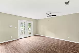 1422 Yorkshire Dr, Austin, TX 78723 - Photo 7