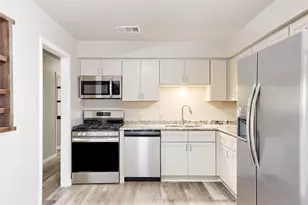 8518 Brookfield Dr, Austin, TX 78758 - Photo 15