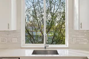 1801 E 2nd St, Austin, TX 78702 - Photo 9