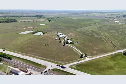 111 Lund Road, Elgin, TX 78621 - Photo 13