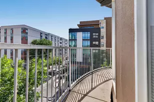 910 W 25th St, Austin, TX 78705 - Photo 17