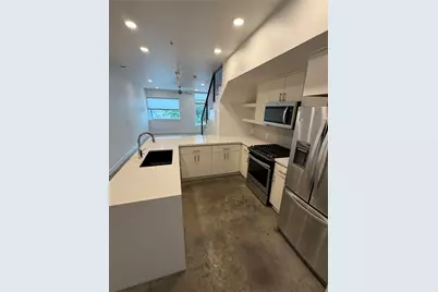 2002 E 7th Street #209, Austin, TX 78702 - Photo 3
