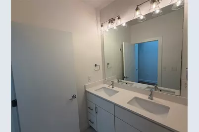 2002 E 7th Street #209, Austin, TX 78702 - Photo 9