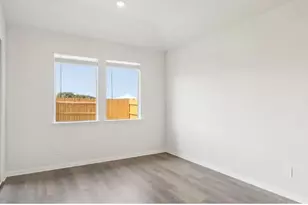 225 Divisadero Dr, Hutto, TX 78634 - Photo 5