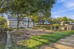 503 Wilkes St, Smithville, TX 78957 - Photo 35