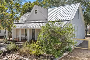 503 Wilkes St, Smithville, TX 78957 - Photo 7