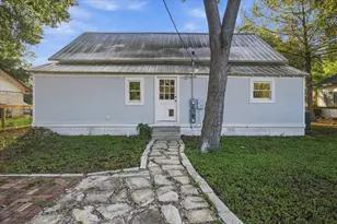 503 Wilkes St, Smithville, TX 78957 - Photo 31