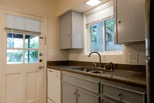 3713 Meredith St, Austin, TX 78703 - Photo 9