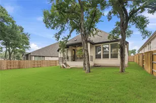 201 Brewer St, Kyle, TX 78640 - Photo 25