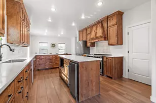 712 Enfield Dr, Rockdale, TX 76567 - Photo 13