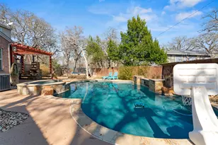 712 Enfield Dr, Rockdale, TX 76567 - Photo 3