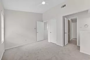 512 Eberhart Ln, Austin, TX 78745 - Photo 21