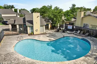 512 Eberhart Ln, Austin, TX 78745 - Photo 27