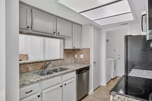 512 Eberhart Ln, Austin, TX 78745 - Photo 11