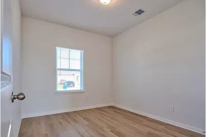 129 Honey Bee Road, Jarrell, TX 76537 - Photo 11