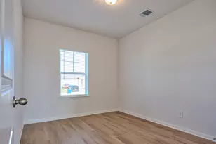 129 Honey Bee Rd, Jarrell, TX 76537 - Photo 11