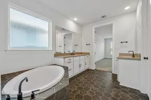 957 Arrowhead Ranch Blvd, Dripping Springs, TX 78620 - Photo 15