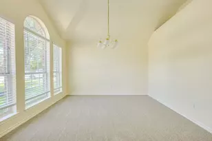111 Arrowhead Ln, Georgetown, TX 78628 - Photo 5