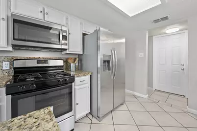 302 Splitrock Street, Round Rock, TX 78681 - Photo 13