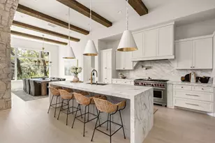 8217 Carranzo Dr W, Austin, TX 78735 - Photo 5