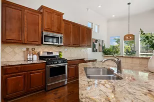 205 Antigua Way, Lakeway, TX 78738 - Photo 9