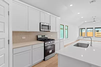 111 Malibu, Hutto, TX 78634 - Photo 11