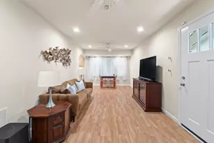 8501 Kromer St, Austin, TX 78757 - Photo 15