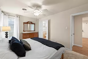 8501 Kromer St, Austin, TX 78757 - Photo 17