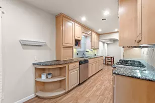 8501 Kromer St, Austin, TX 78757 - Photo 9