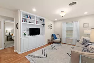 8501 Kromer St, Austin, TX 78757 - Photo 3