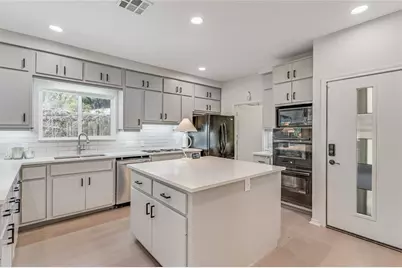 5606 Sedgefield Drive, Austin, TX 78746 - Photo 7