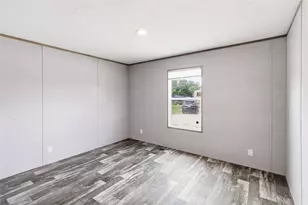 5670 E Austin St, Giddings, TX 78942 - Photo 17